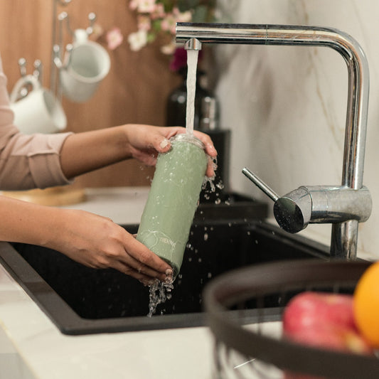 Cara Menghilangkan Noda Hitam Karet Botol Minum, Mudah!
