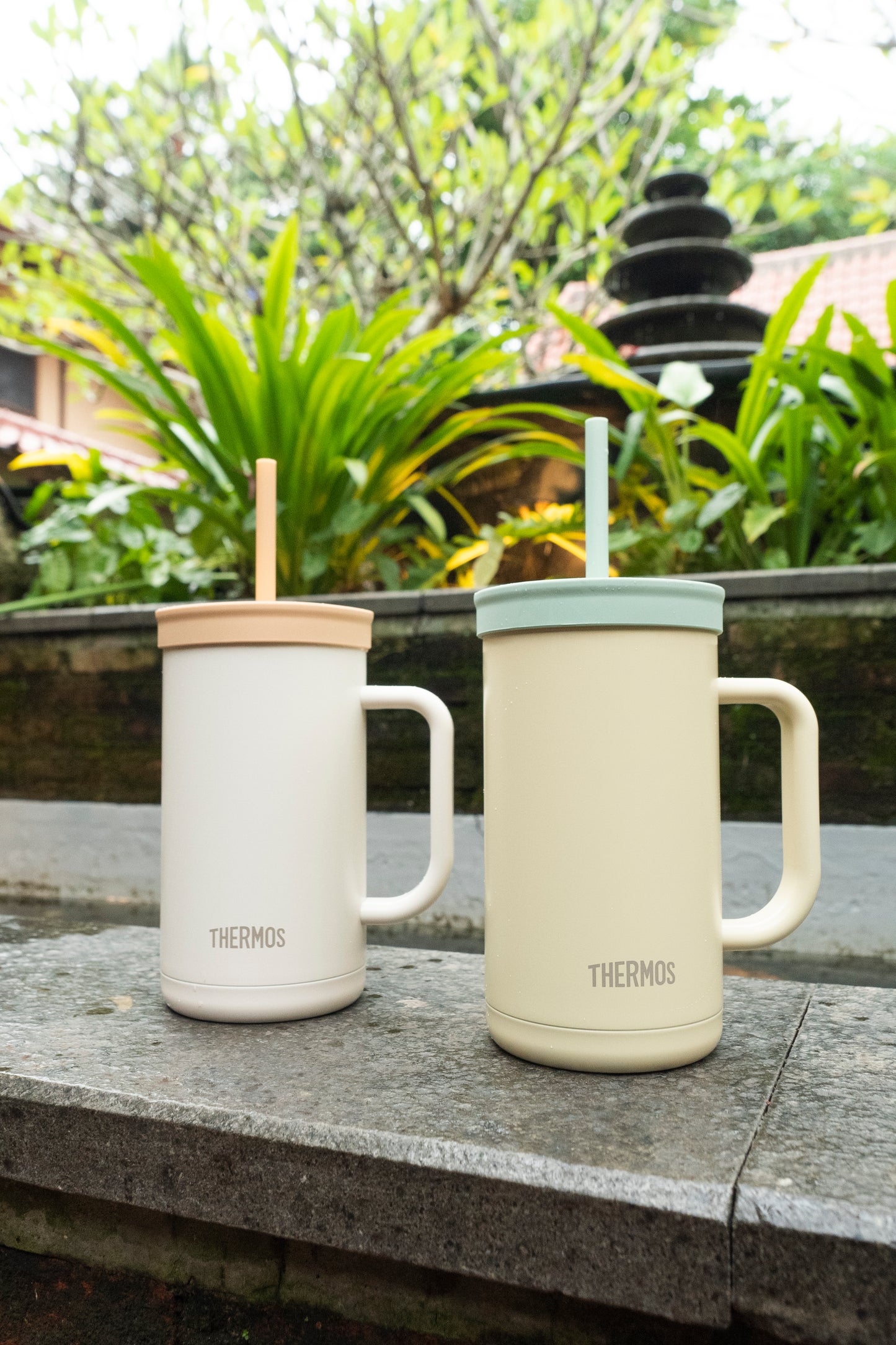 Thermos Vacuum Insulated Cup With Straw